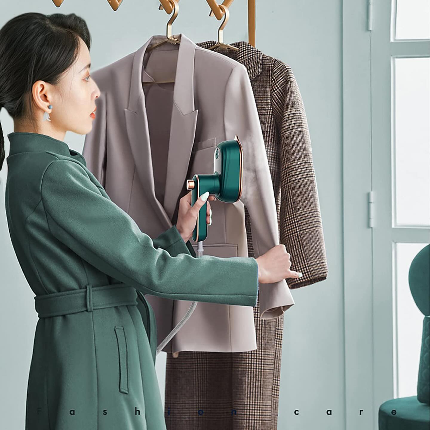 Portable Steam Iron  Handheld Garment Steamer